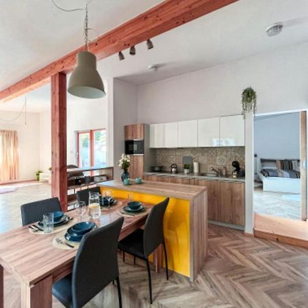 Apartman Niklan Rožnov pod Radhoštěm Exteriör bild