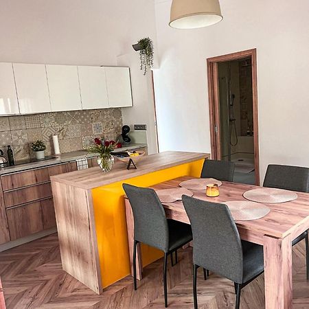 Apartman Niklan Rožnov pod Radhoštěm Exteriör bild