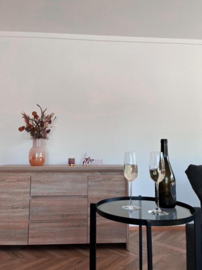 Apartman Niklan Rožnov pod Radhoštěm Exteriör bild