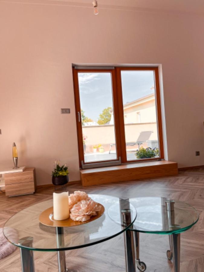 Apartman Niklan Rožnov pod Radhoštěm Exteriör bild