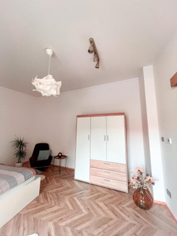 Apartman Niklan Rožnov pod Radhoštěm Exteriör bild