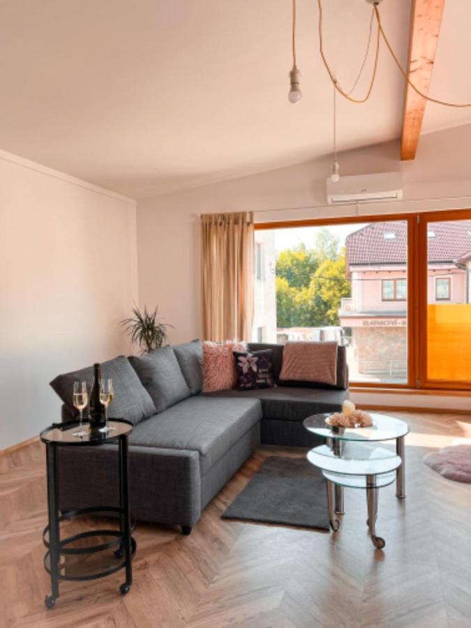 Apartman Niklan Rožnov pod Radhoštěm Exteriör bild