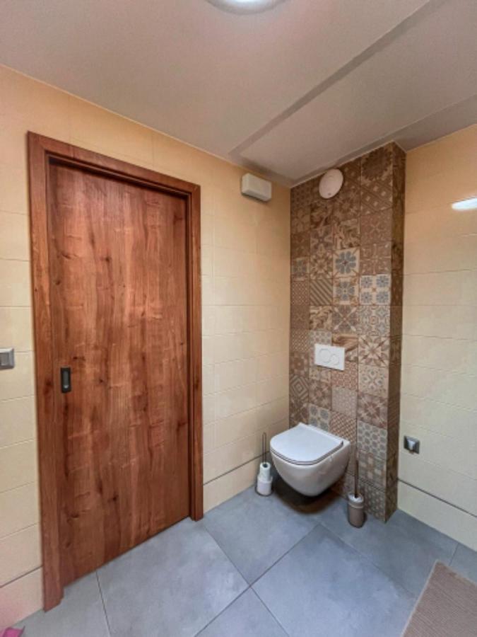 Apartman Niklan Rožnov pod Radhoštěm Exteriör bild