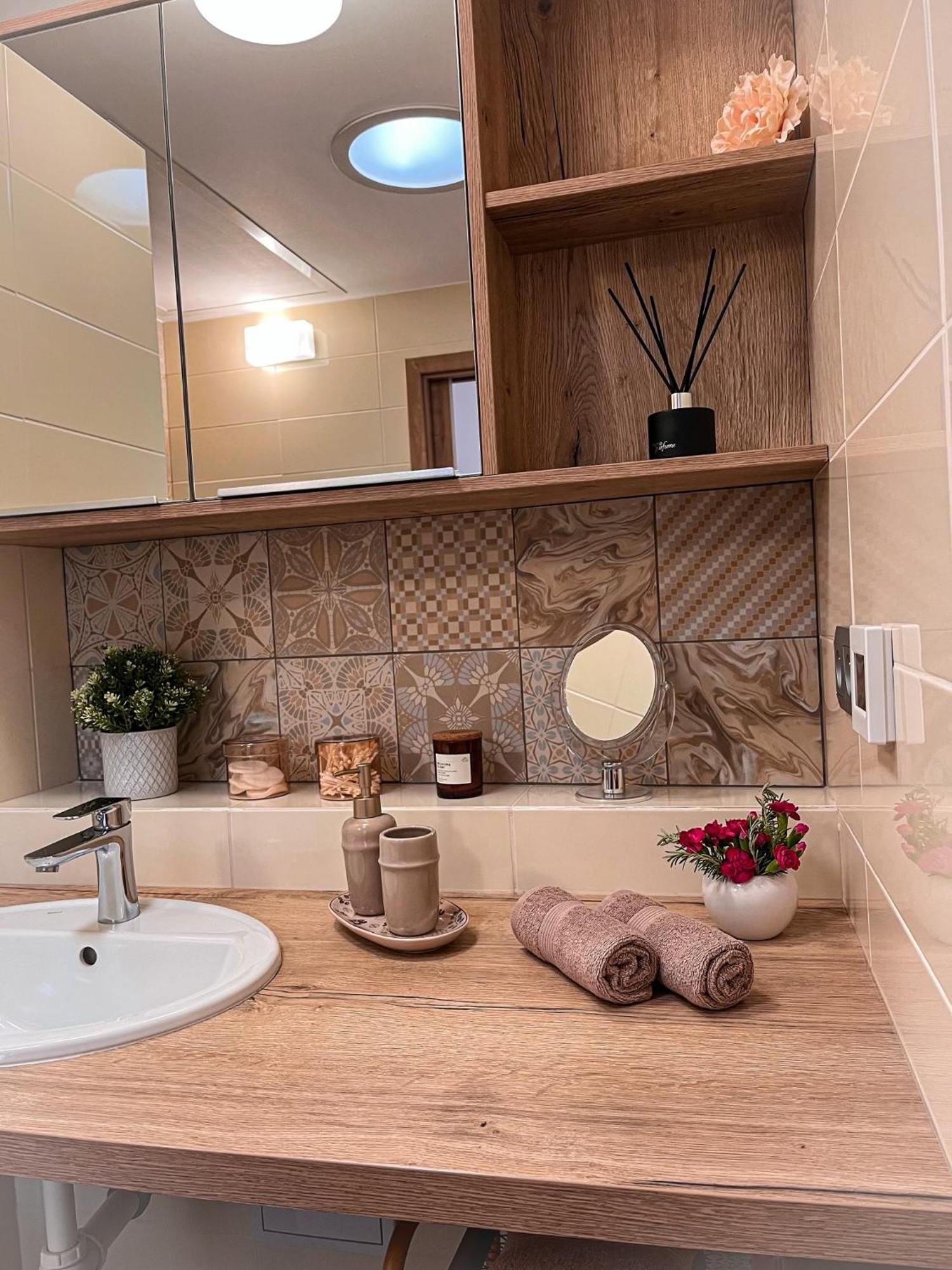 Apartman Niklan Rožnov pod Radhoštěm Exteriör bild